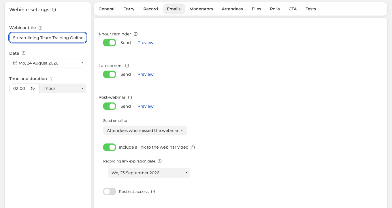 Il blocco Post-webinar sulla scheda Emails delle impostazioni del webinar, con Send e Include a link to the webinar video attivi