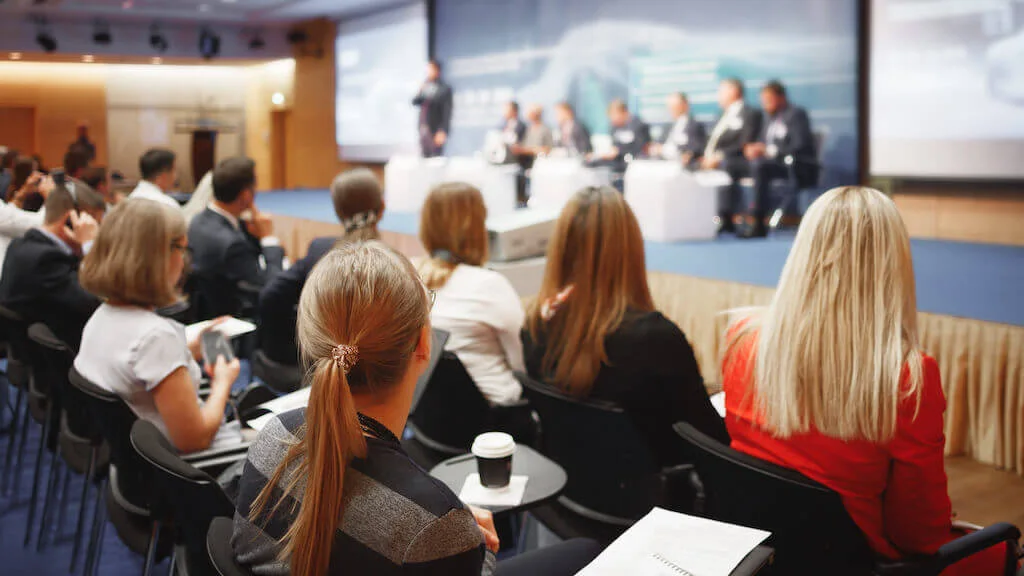 Гостьові лекції та експертна думка