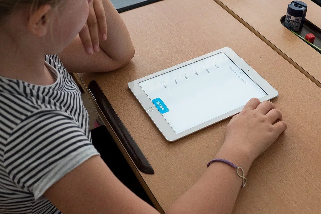 Symbolic representation of knowledge checks in e-learning platforms