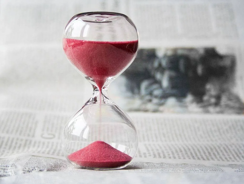 Pros and cons to consider when organizing online meetings