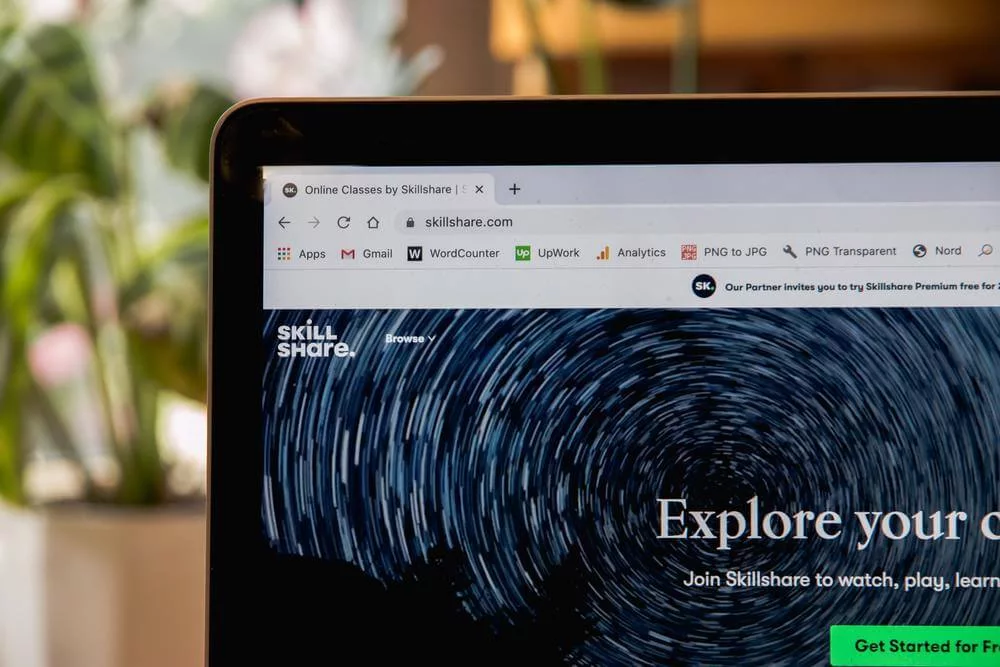 Persuasion tricks to boost online course